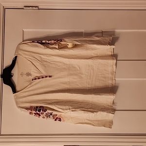 NWT. St. John's Bay. Ivory long sleeve top with embroidered floral detail. XL(P)